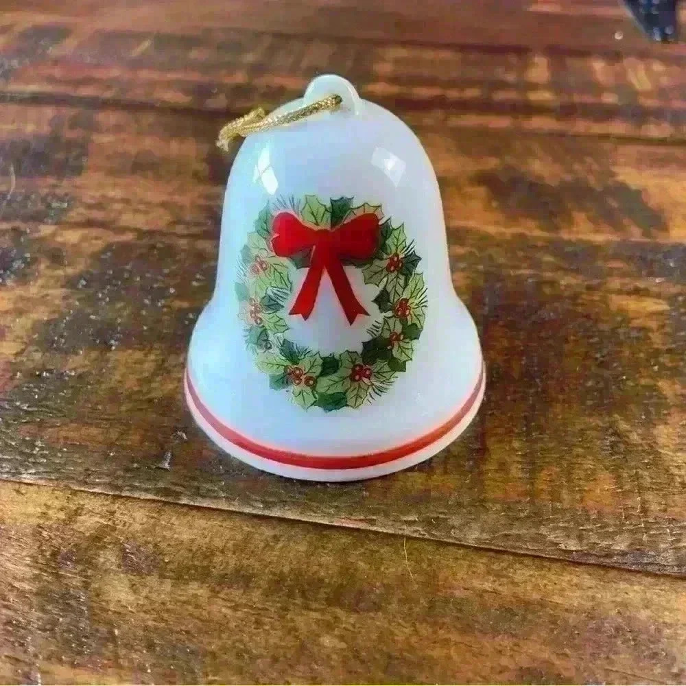 Vintage Made in Japan porcelain‎ Christmas 1984 Bell